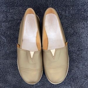 Platform slip-on